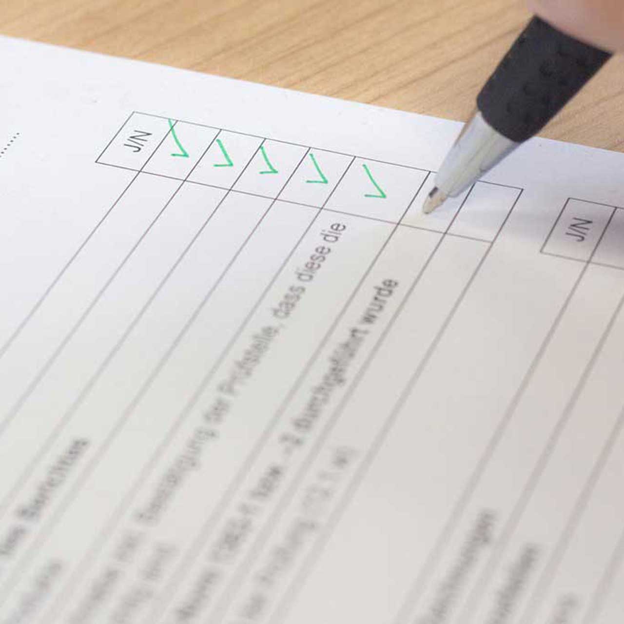 Stift mit Checkliste