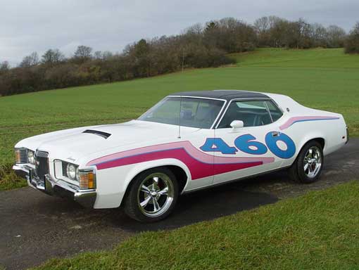 weisser Ford mit blauer Rennnummer 460